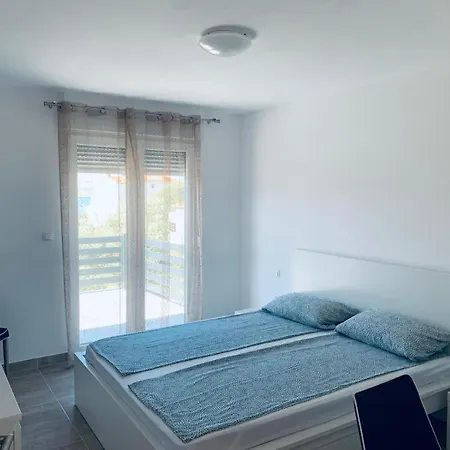 Marina Apartment *